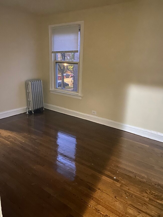 Photo - 7431 S King Dr Unidad 2W