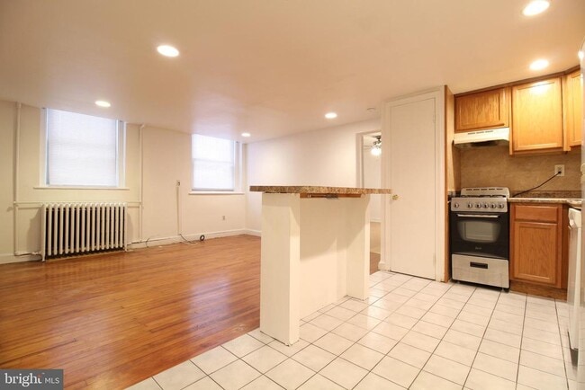 Building Photo - 30 S 22nd St