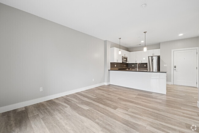 1BR, 1BA - 761SF - Living Room