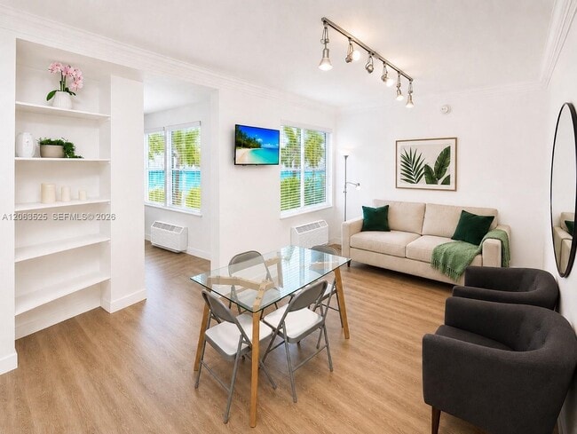 Building Photo - 3025 Indian Creek Dr Unit 203