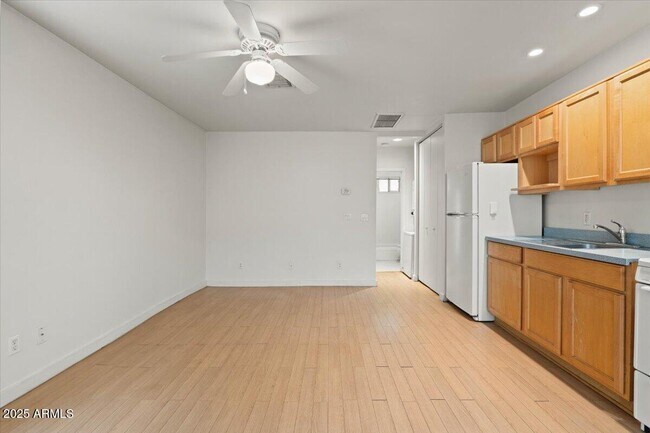 Photo - 809 E Garfield St Unit 3