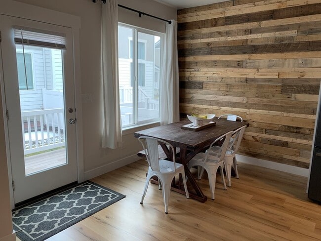 Photo - 271 W 590 N