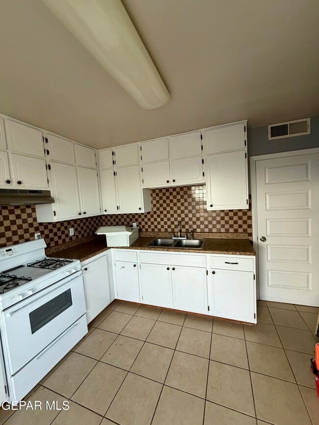 Photo - 3820 Savannah Ave