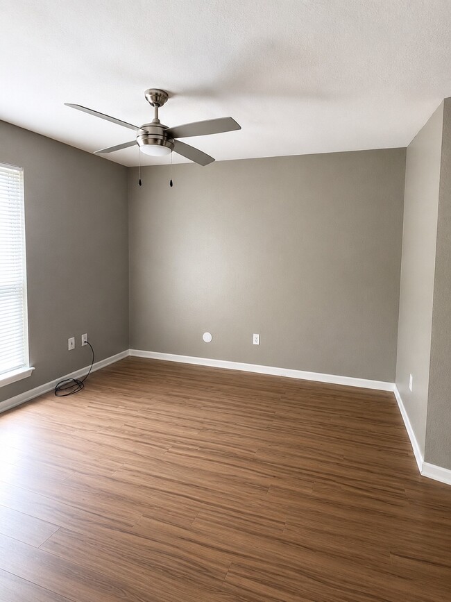 Building Photo - 9090 S Braeswood Blvd Unit 48