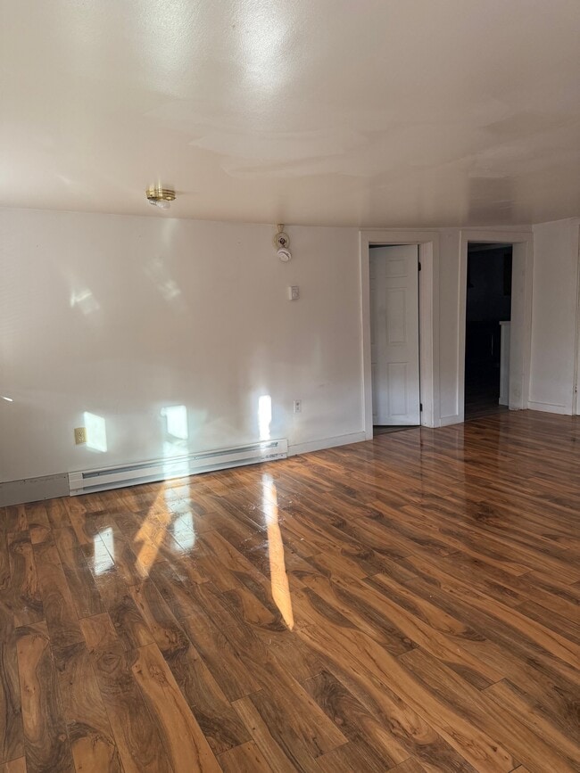 4 Thompson St Unit 1