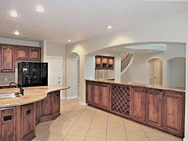 Photo - 325 Lancaster Ln