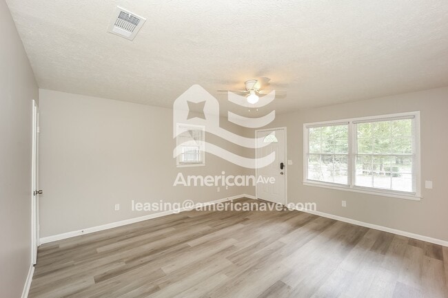 Photo - 1122 Briarwood Ave