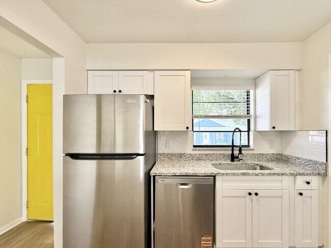 Photo - 5212 Peach Ave