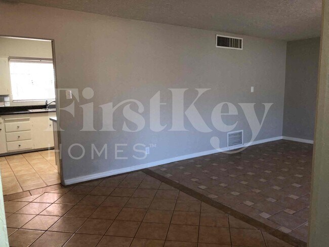 Photo - 1634 W Indian School Rd