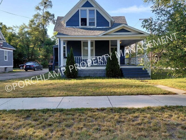 Building Photo - 668 Amity Ave Unit #1 Rental