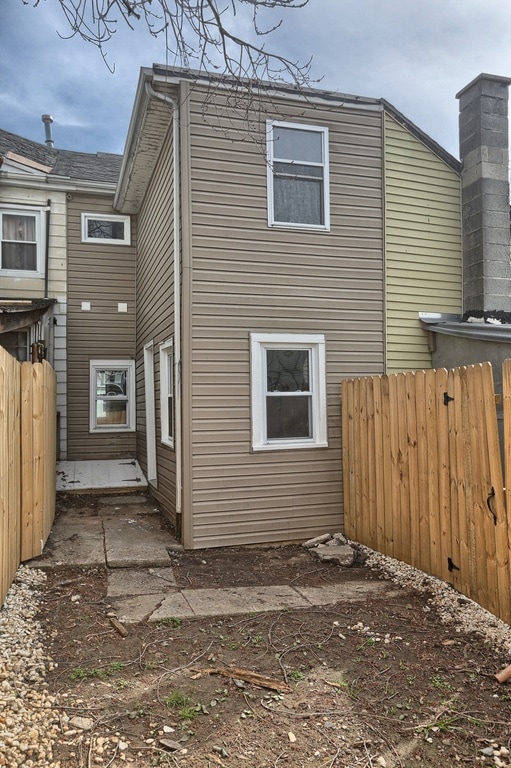 Photo - 329 Perry St