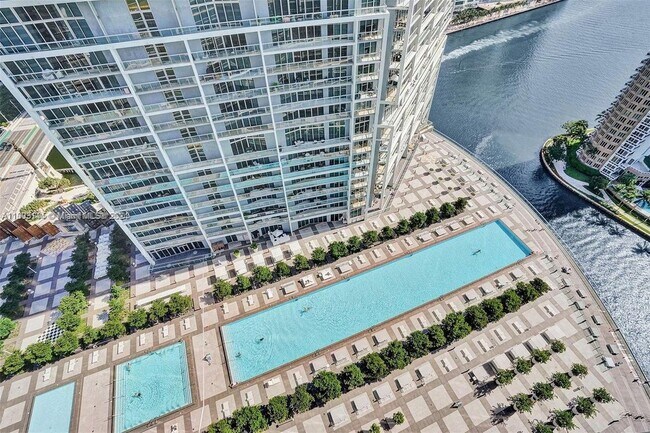 Photo - 495 Brickell Ave