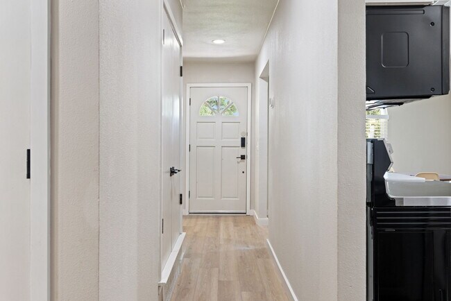 Photo - 1910 N Floyd Rd Unidad 1910