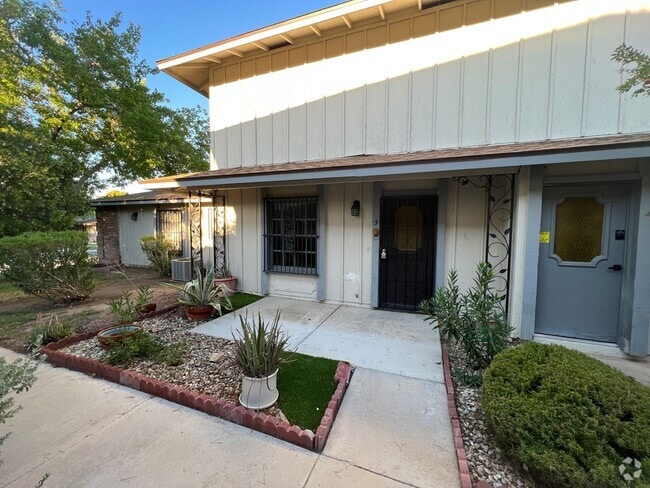 Building Photo - 1467 Lorilyn Ave Rental
