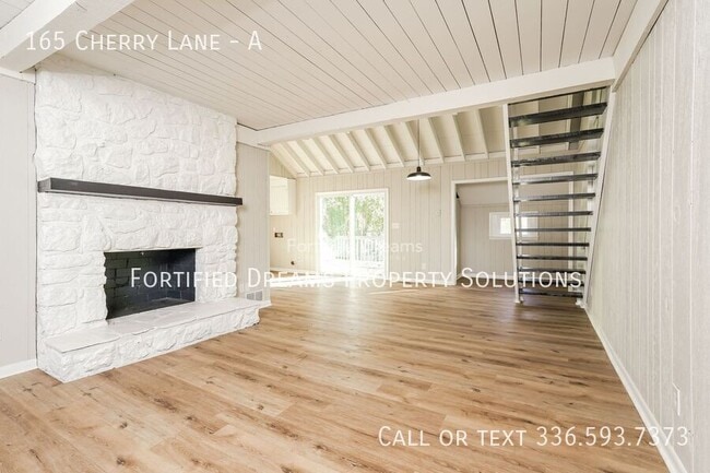 Photo - 165 Cherry Ln Unit A
