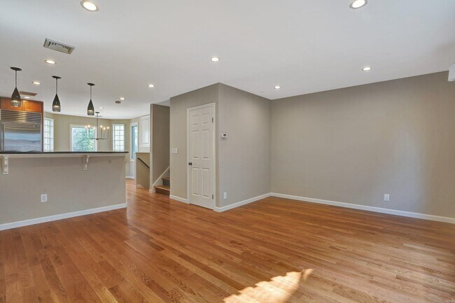 Photo - 531 Court St