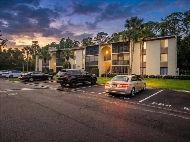 Building Photo - 3101 Lake Pine Way S Unit G2