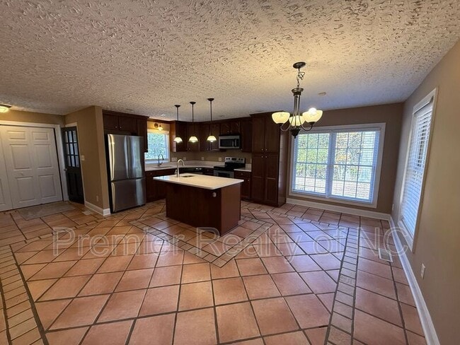 Photo - 201 Wandering Ln