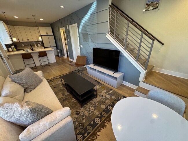 Photo - Stunning Townhome In Jefferson Park