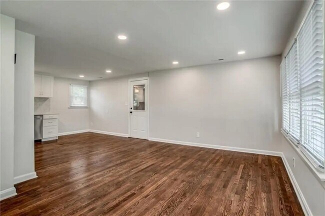 Photo - Lowell Avenue