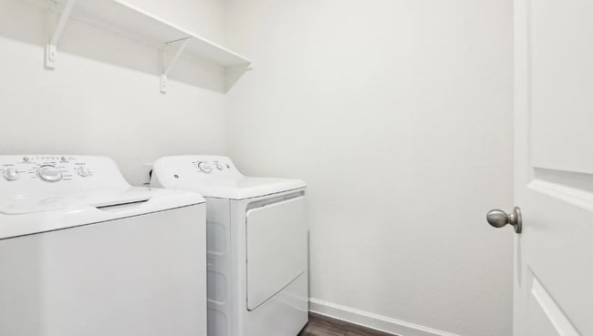 Photo - 112 Connecticut Ct