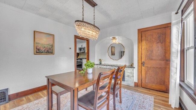 Photo - 715 N 14th St