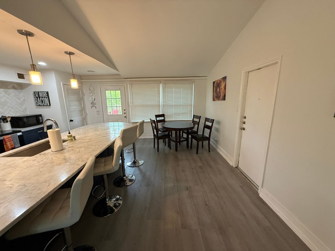 Photo - 819 Loganwood Ave