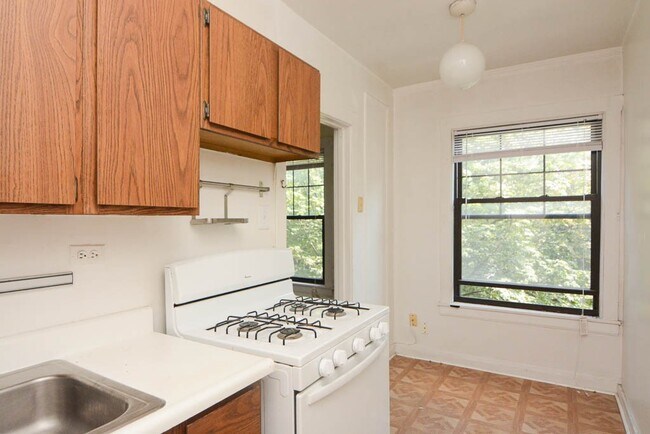 Photo - 3011 N Racine Ave Unidad 4