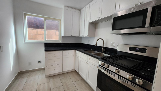 Building Photo - 8031 Gardendale St Rental