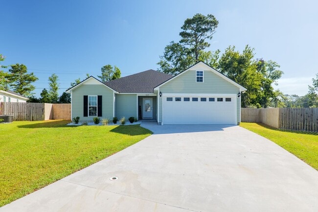 Building Photo - Don't Miss Out On This One! Rental