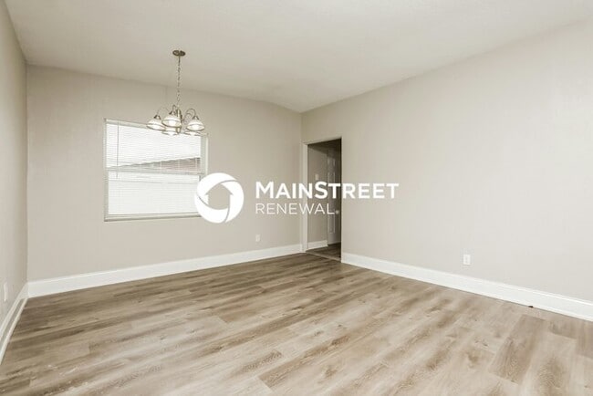 Photo - 3 Bedroom Pet-Friendly Home in Orlando, FL with Main Street Renewal