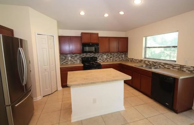 Photo - 153 Tuscany Bend St