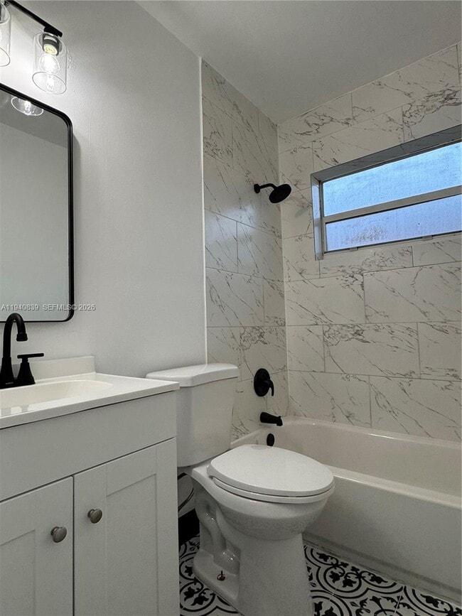 Photo - 212 NE 41st St Unit 212