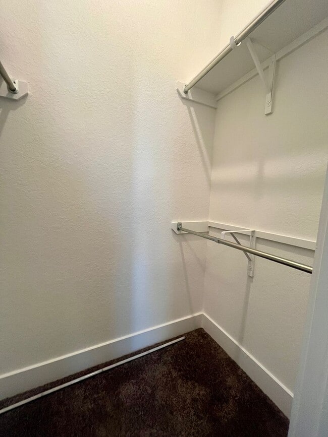 Photo - Spacious 4 Bedroom / 4 Full Bath Home w/ M...