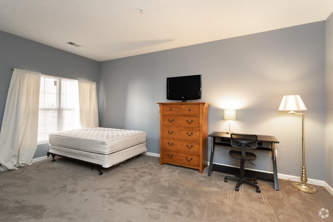 3BR, 3BA - 1,403 SF