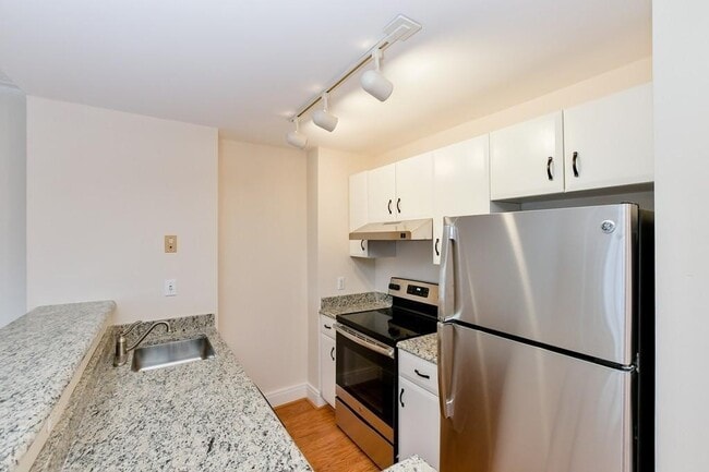 Photo - 534 Beacon St Unit 502