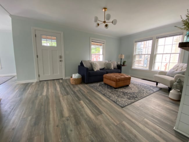 Photo - 227 Green Oak Dr