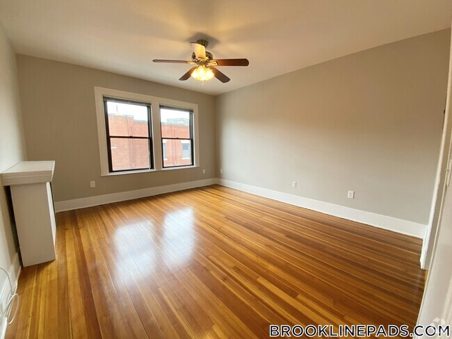 Building Photo - 9 Sewall Ave Unit 308 Rental