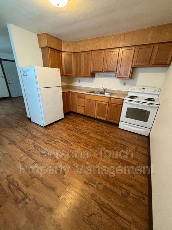 Building Photo - 132 6th Ave N Unit #4