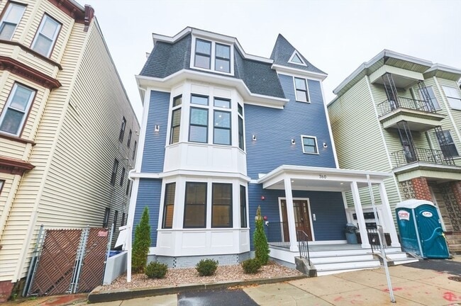 Building Photo - 360 Meridian St Unit 5