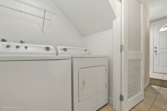 Warren Bostonia Townhomes
