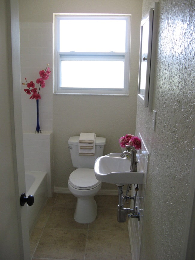 Photo - 423 Wildwood Way