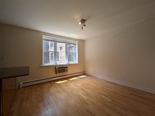 Photo - 630 W Wrightwood Ave Apartments