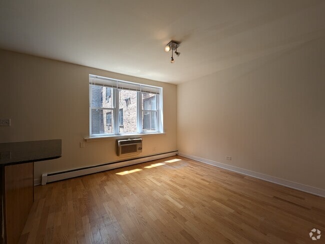 Building Photo - 630 W Wrightwood Ave Rental
