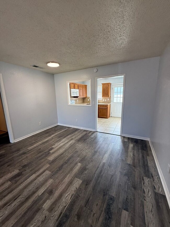 Photo - 1610 Indian Trail Unit A