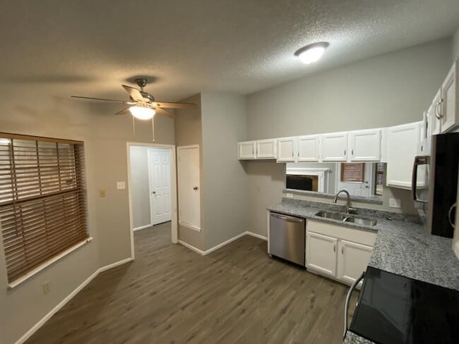 Photo - 1105 Montclair Dr
