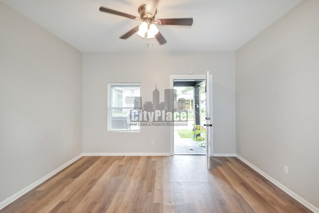 Photo - 2862 Highland Pl