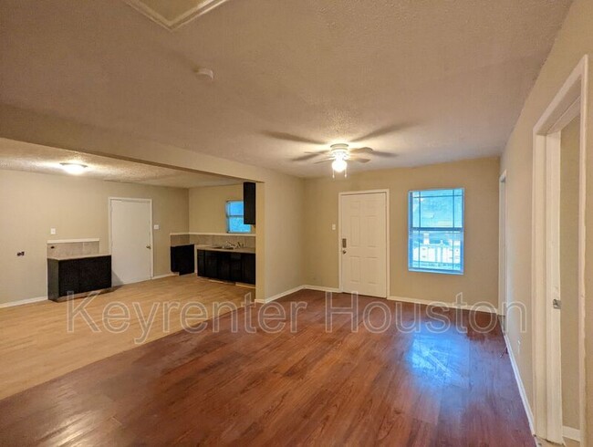 2016 Creston Dr Condo For Rent in Houston, TX | ForRent.com