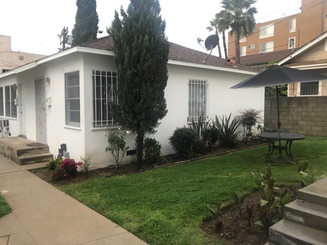 Photo - 5704 Carlton Way Unidad 0