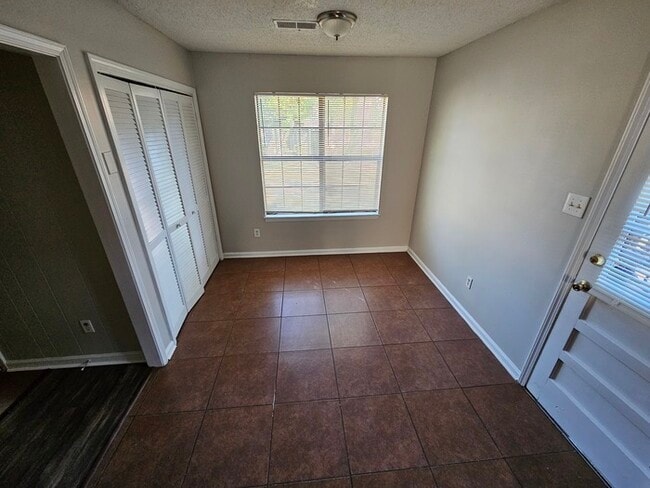 Photo - 3943 Silverleaf Rd
